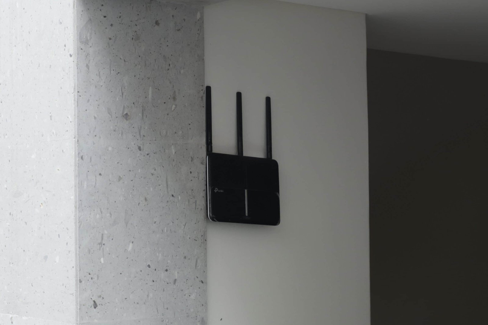 Instalación de redes WiFi de alta cobertura y velocidad para casas inteligentes